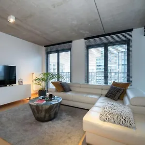 london-993-loft-402.brusselshotelsbook.com/